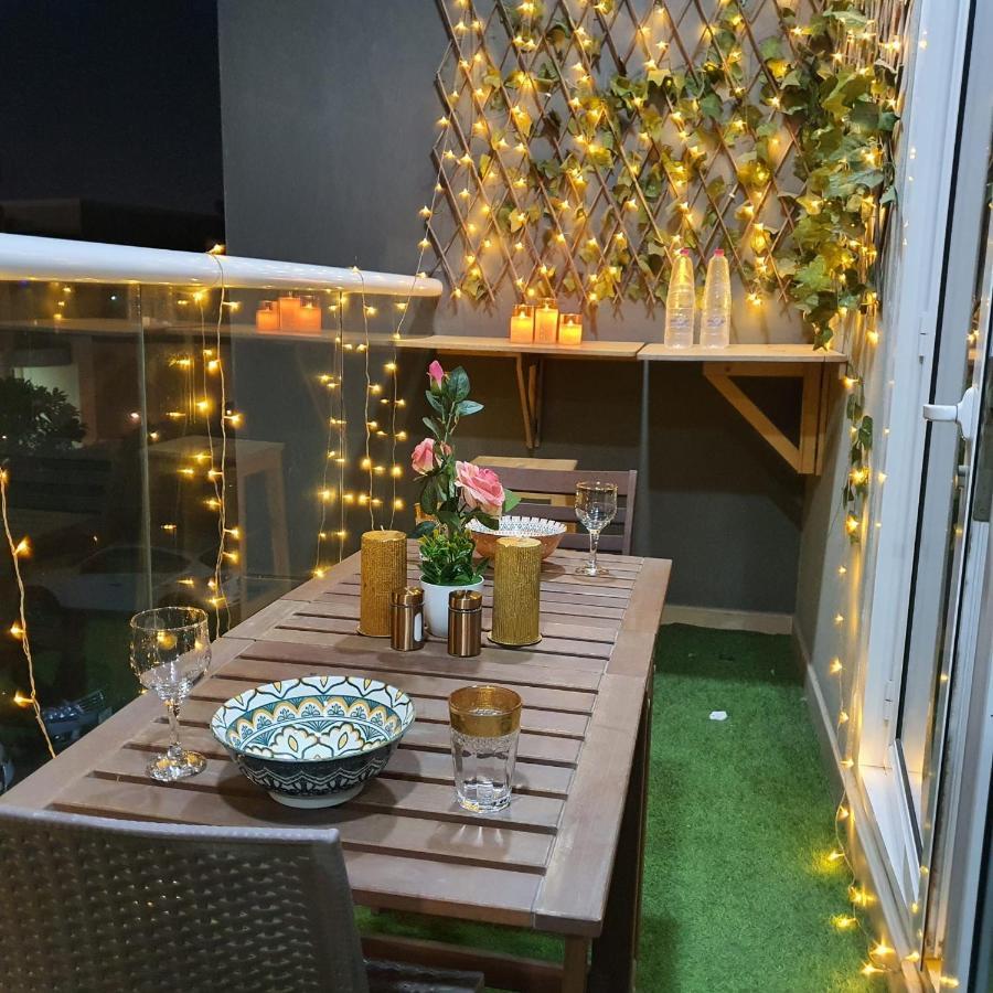 Apartment Luxury A Short Drive Away From Downtown *