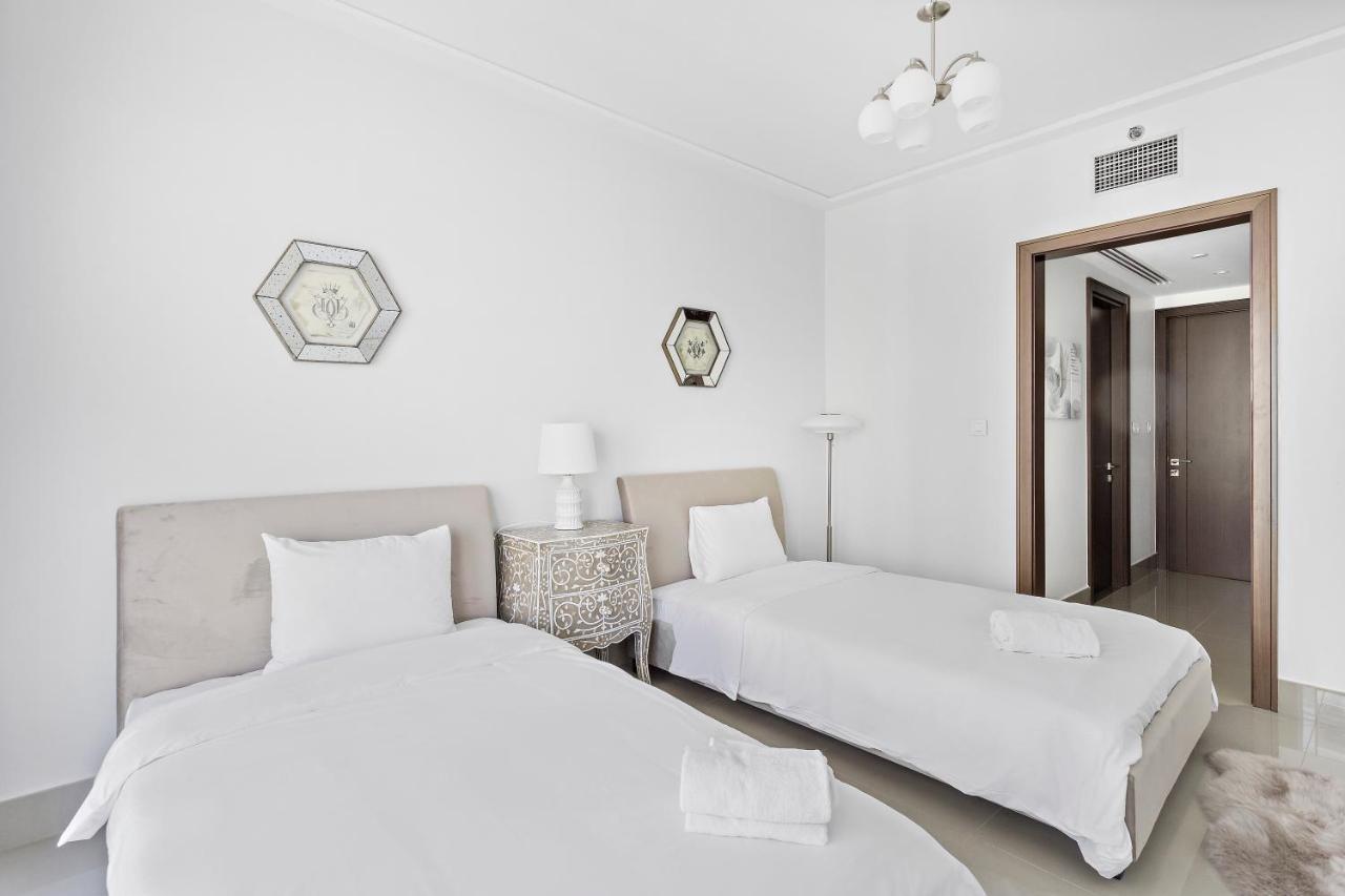 Welhome - Luxury Facing Burj Khalifa With Terrace Apartment