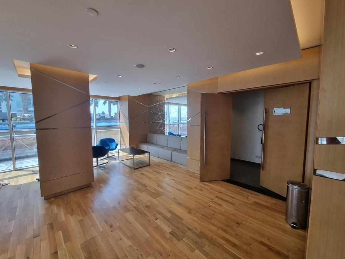 Immaculate 1br At Carson C Apartment *