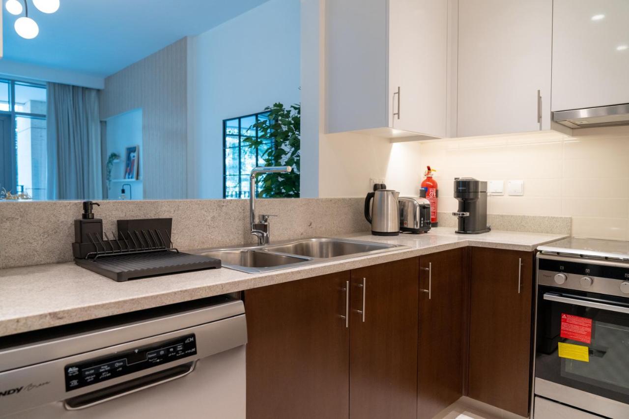 Higuests - Elegant With Terrace Minutes From Burj Khalifa