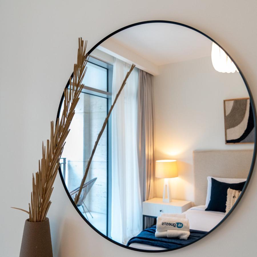 Higuests - Elegant With Terrace Minutes From Burj Khalifa Apartment *