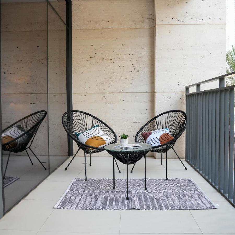 Higuests - Elegant With Terrace Minutes From Burj Khalifa Apartment Dubai