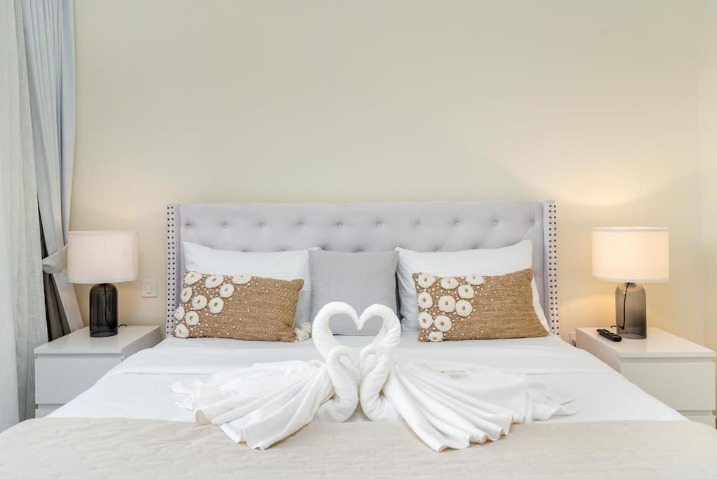 - 3 Bdr With Private Pool - Emaar Golf Links Dubai