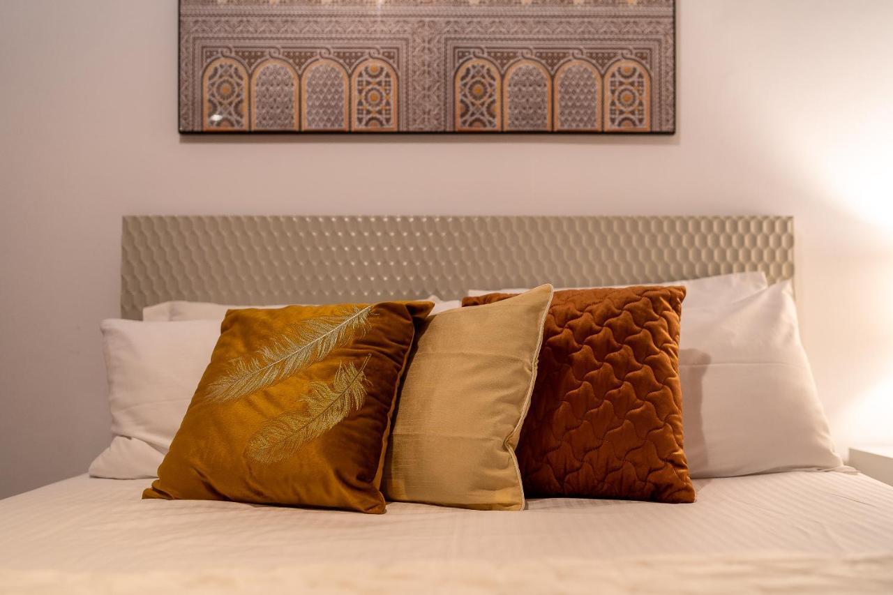 Apartment Spectacular Burj & Fountain View - Luxurious 3 Bedrooms & Maids - The Residences Dubai