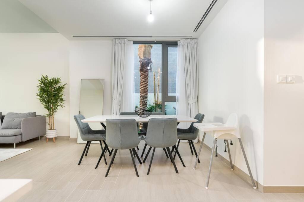 - 3 Bdr With Private Pool - Emaar Golf Links * Dubai