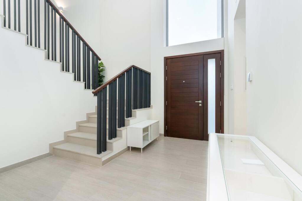 Villa - 3 Bdr With Private Pool - Emaar Golf Links *