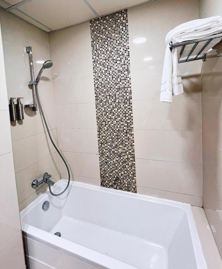 5 Star Beach Access Serviced Apartment: Marina Heart