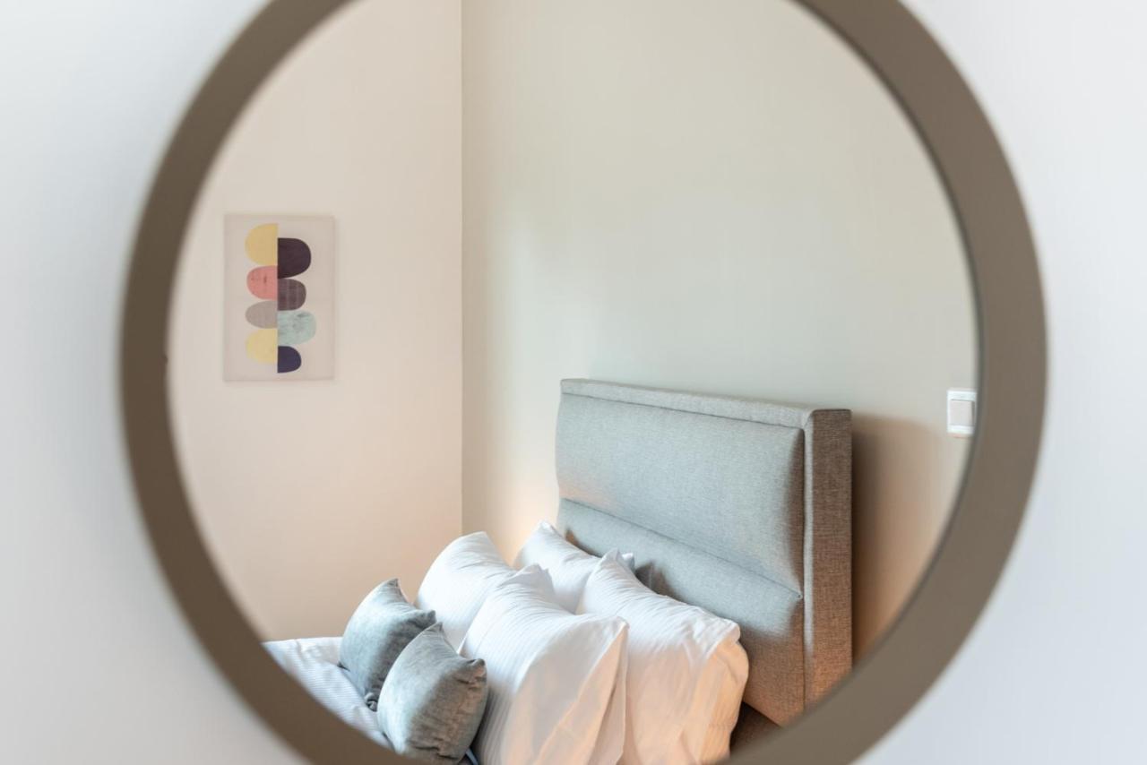 The Smart Concierge - Mag 218 Tower Apartment