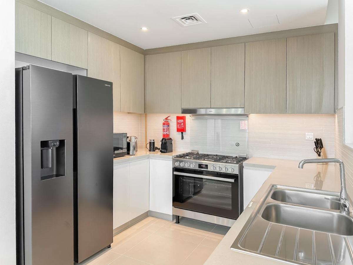Luton - Sea And Eye View & Luxury 3br , 5242 Tower - , Marina - 28ab02 Apartment Dubai