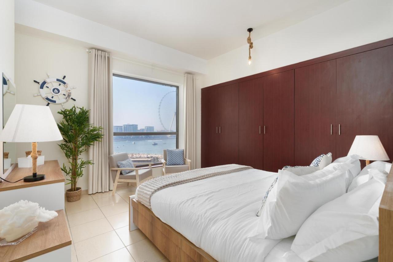 Apartment Ultimate / 7 Beds / Sea, Jbr And Ain Views / 3 Min Walk To Jbr / Large Families Or Groups / Perfect Vacation Destination *