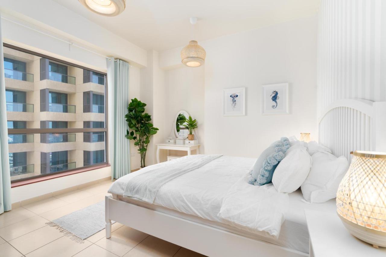 Ultimate / 7 Beds / Sea, Jbr And Ain Views / 3 Min Walk To Jbr / Large Families Or Groups / Perfect Vacation Destination