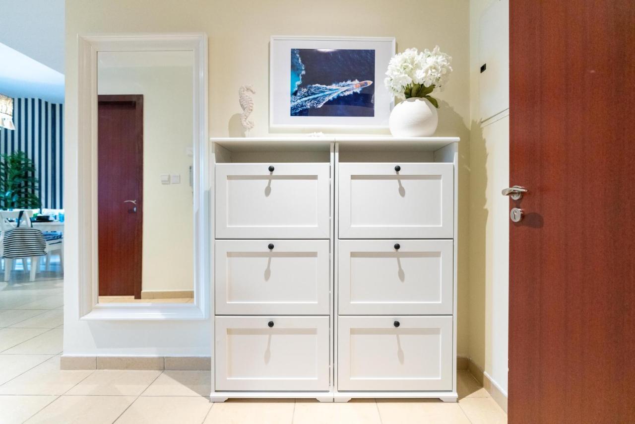 Ultimate / 7 Beds / Sea, Jbr And Ain Views / 3 Min Walk To Jbr / Large Families Or Groups / Perfect Vacation Destination *