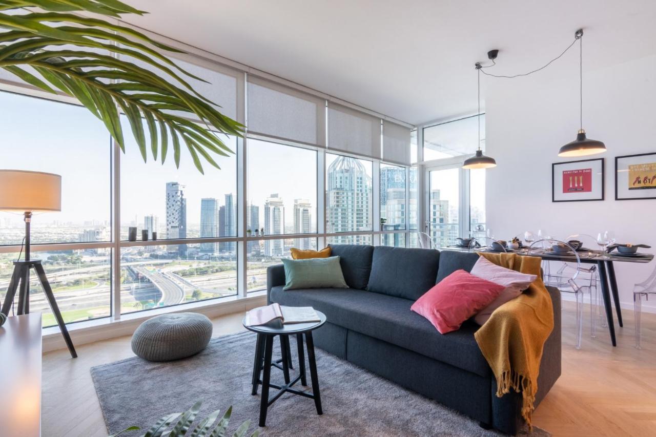 The Smart Concierge - Mag 218 Tower Apartment *