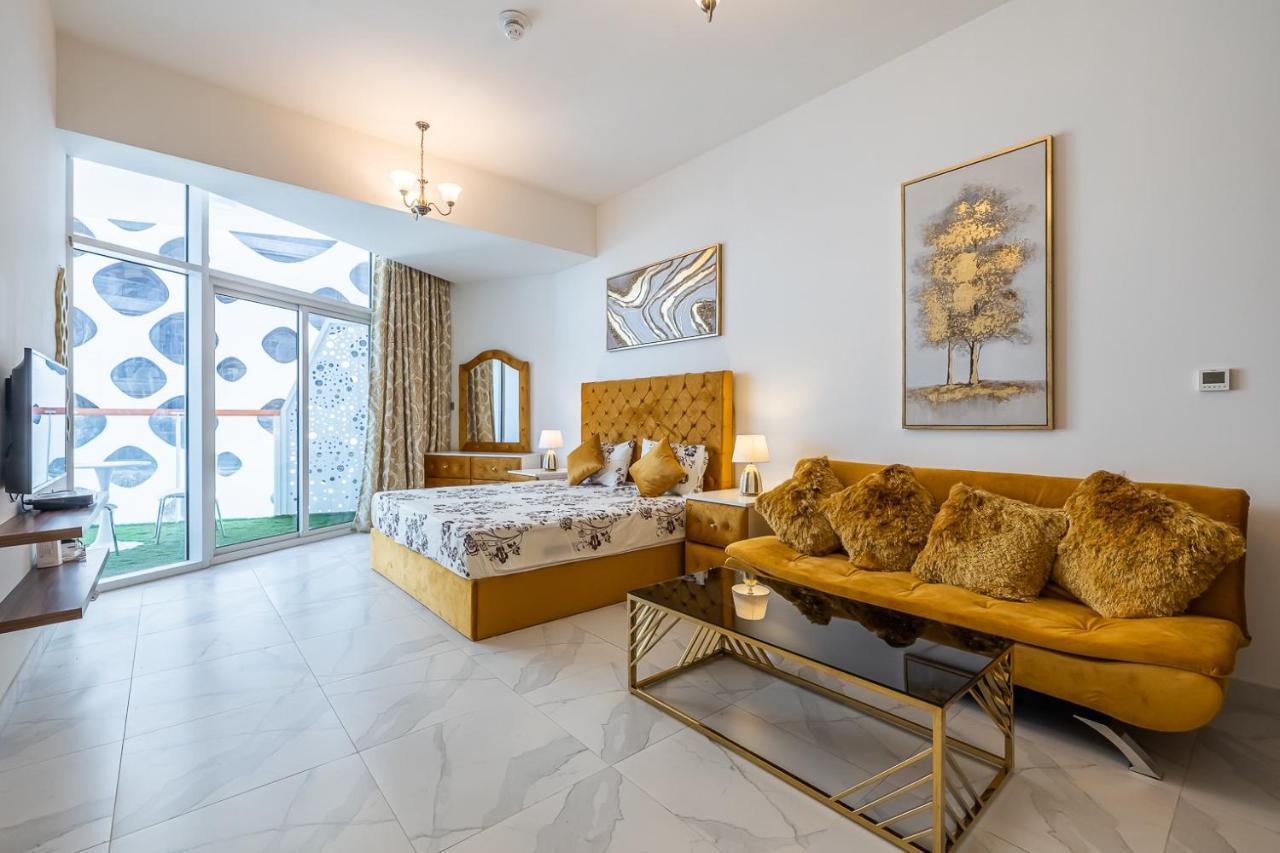 It Is A Great View At Night From Your Balcony And Even From Bed Apartment Dubai