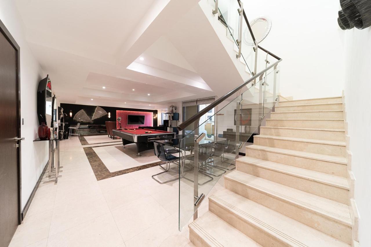 6 Bedrooms In The Main Jbr Walk Holiday home