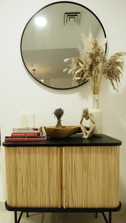 Cozy Spacious Near Downtown Apartment Dubai