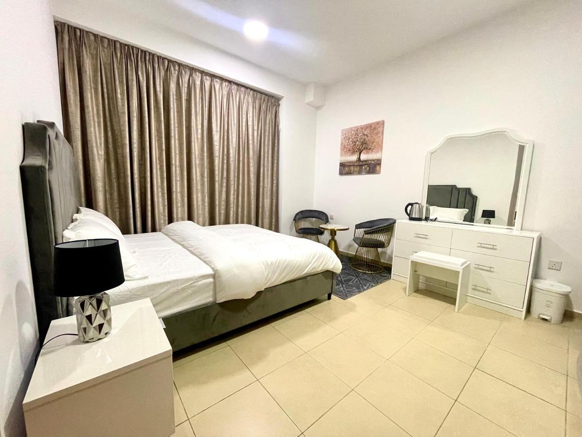 Leen Homes-jbr -spacious 4 Bedroom Guest house *