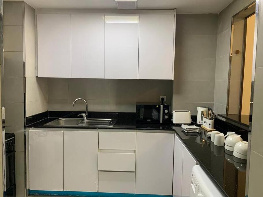 A Calm&cozy 1br-20 Min-dxb Airpt * Dubai