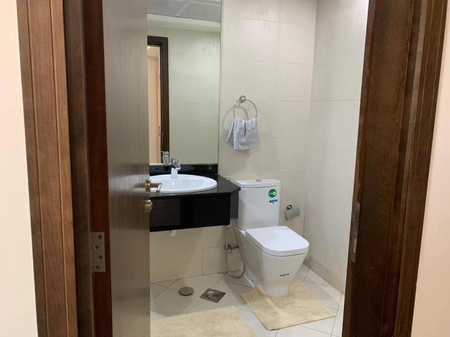 Apartment A Calm&cozy 1br-20 Min-dxb Airpt *