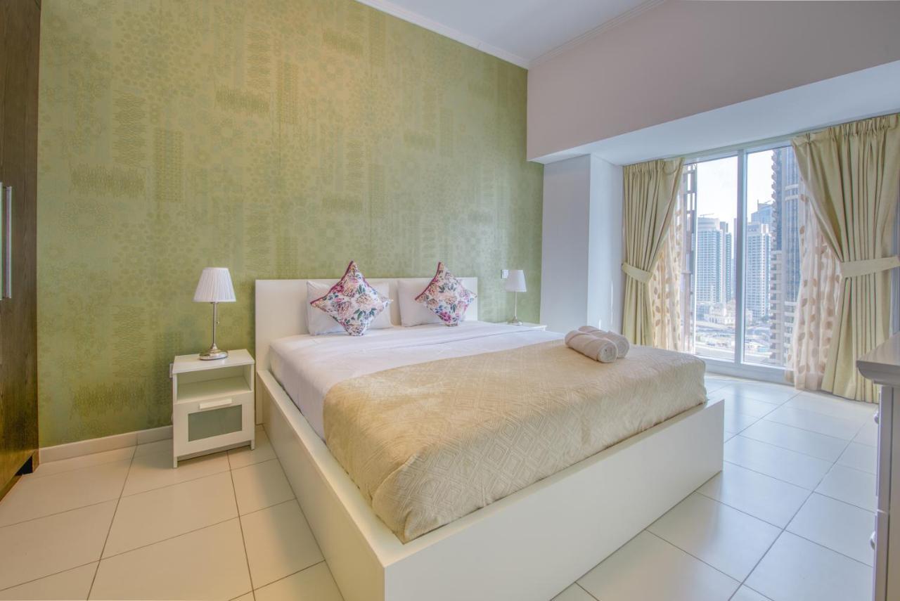 Cayan Tower Apartment Dubai