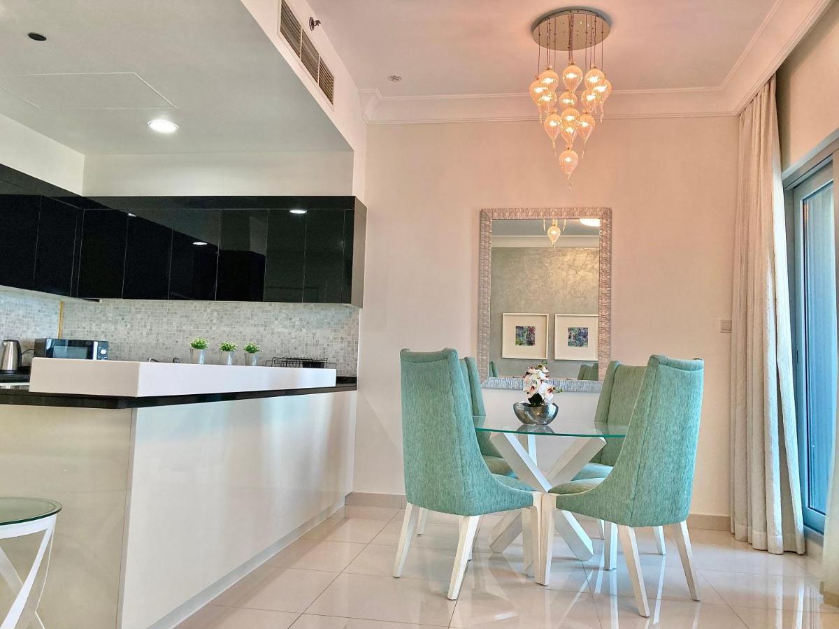 Superhost - High-rise Chic Apt With Incredible Skyline Views Apartment