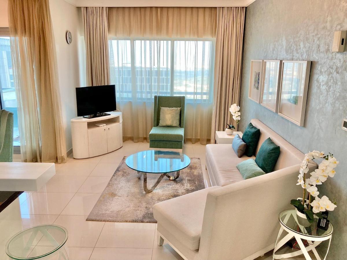 Superhost - High-rise Chic Apt With Incredible Skyline Views * Dubai