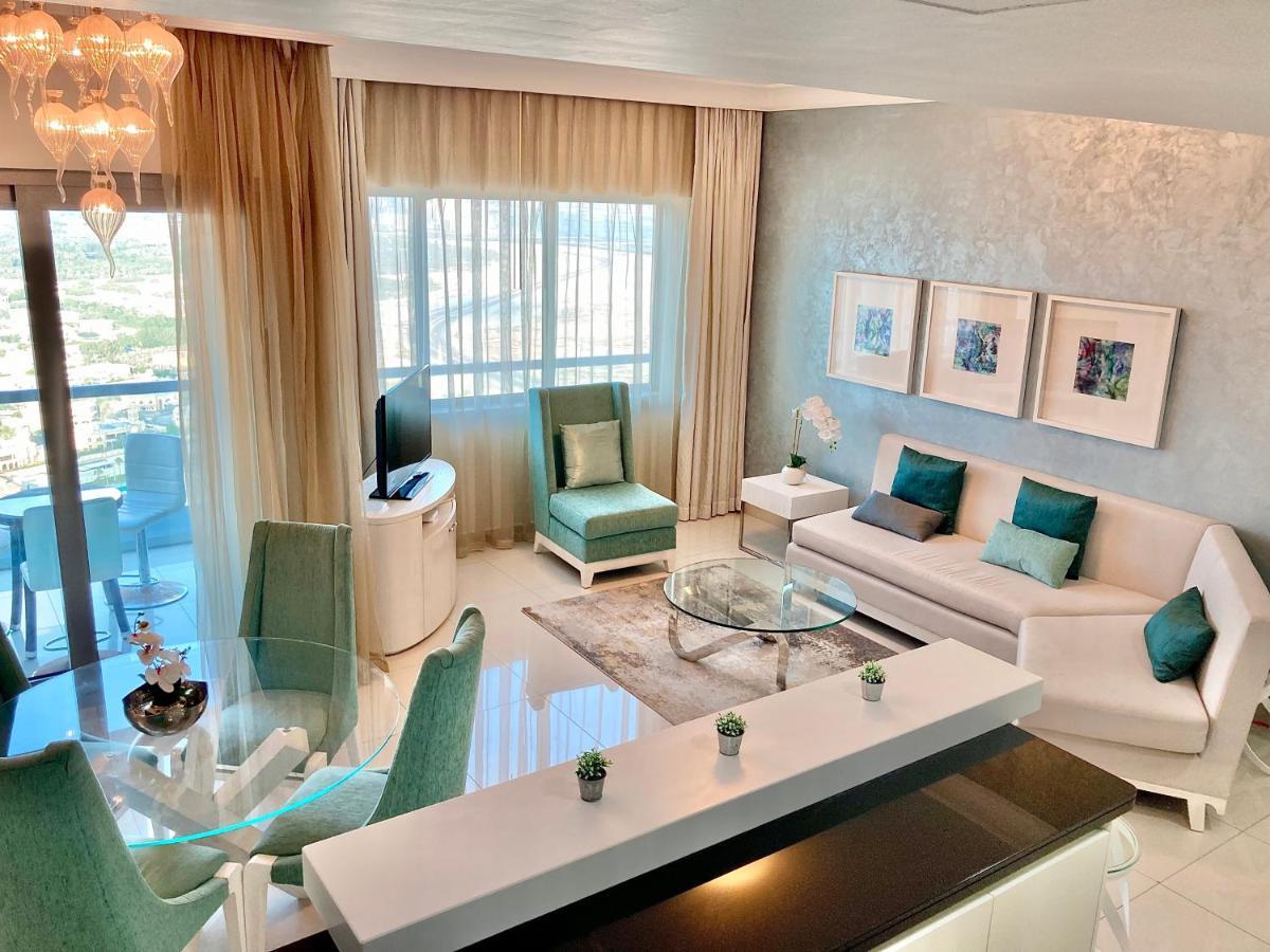 Superhost - High-rise Chic Apt With Incredible Skyline Views