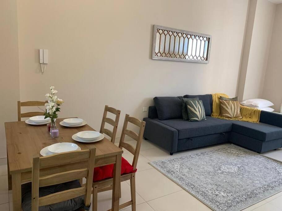A Calm&cozy 1br-20 Min-dxb Airpt * Dubai