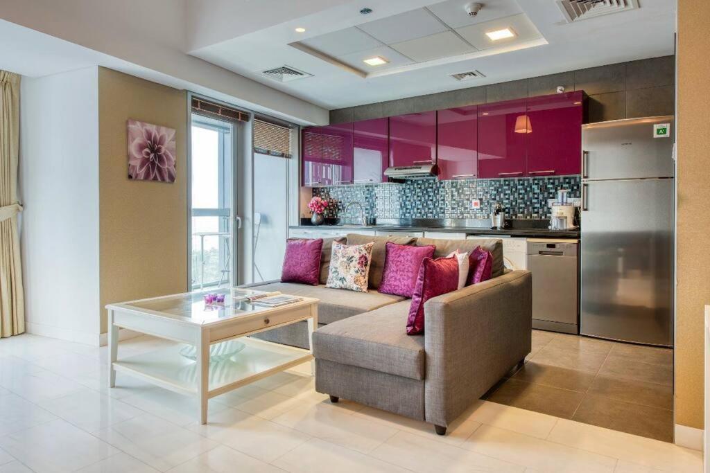 Cayan Tower Apartment Dubai