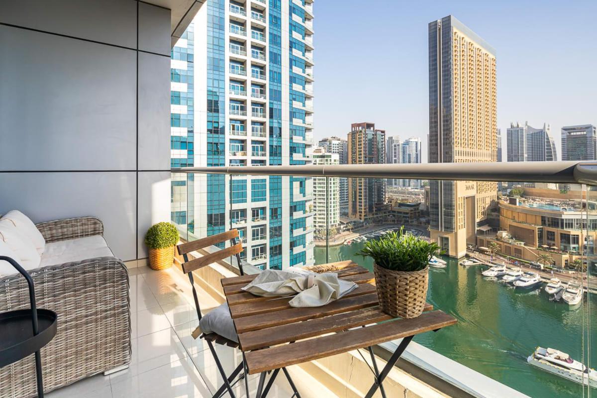 Frank Porter - Bay Central - West Tower Apartment Dubai