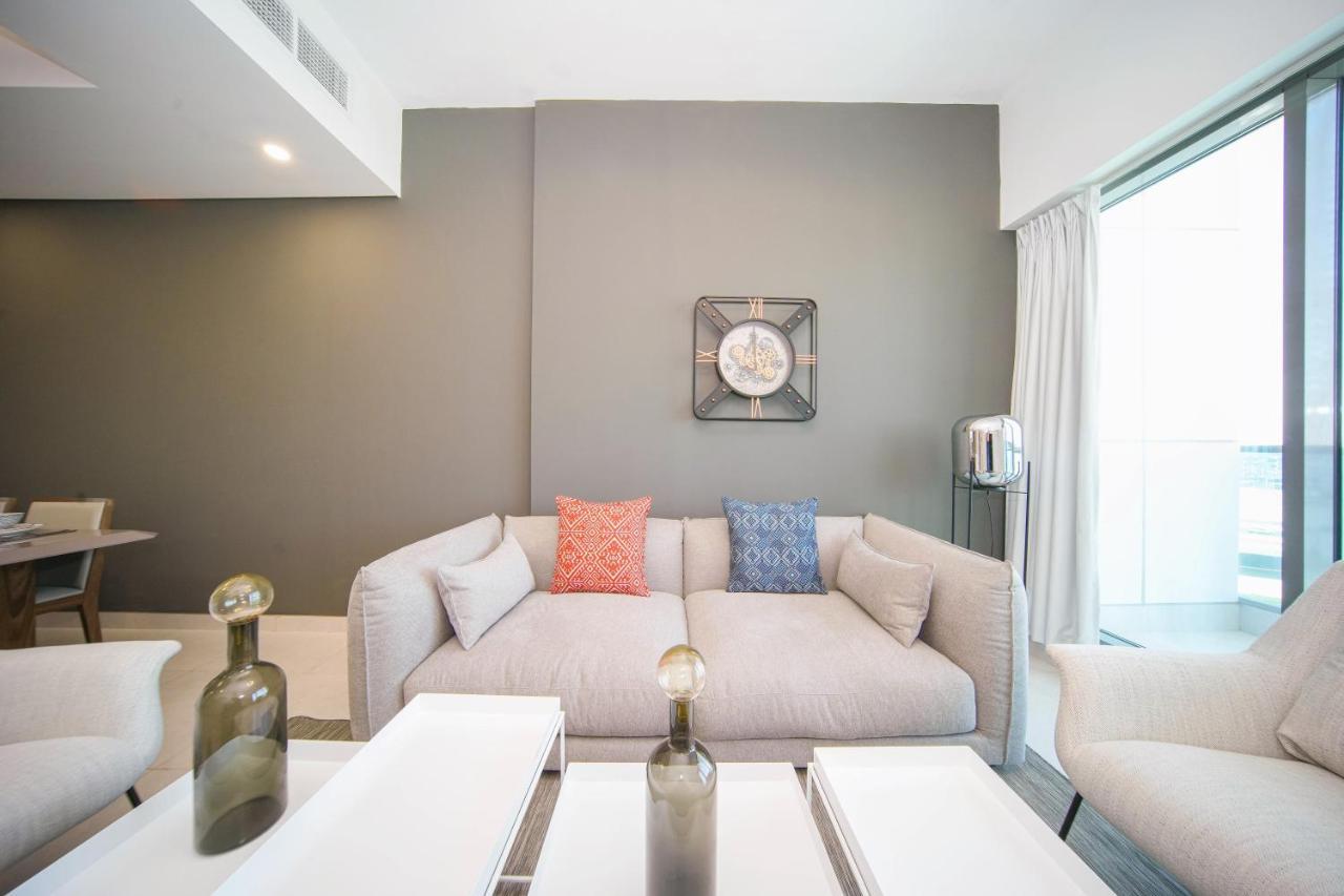 Modern 1br With Rooftop Pool The Bay Business Bay *