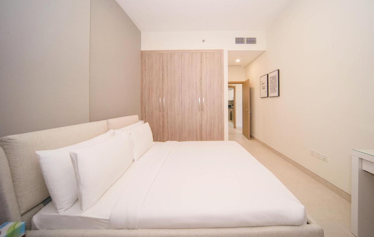 Modern 1br With Rooftop Pool The Bay Business Bay *