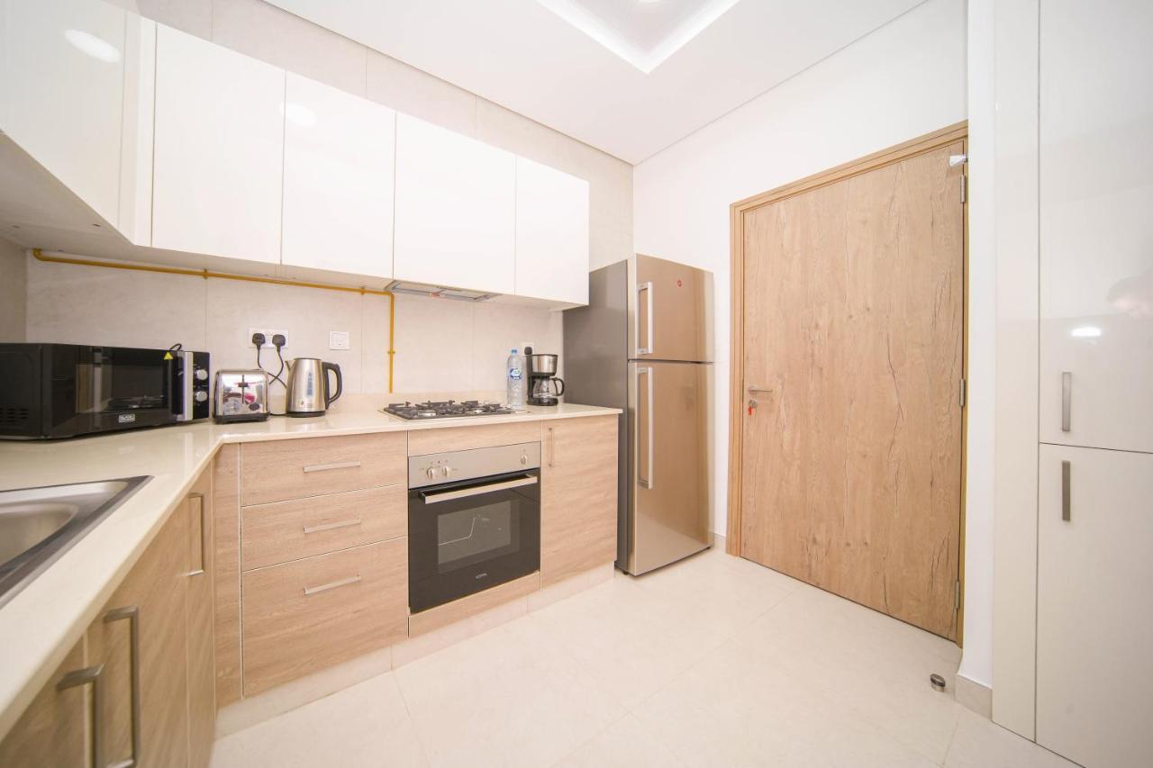 Modern 1br With Rooftop Pool The Bay Business Bay Apartment Dubai