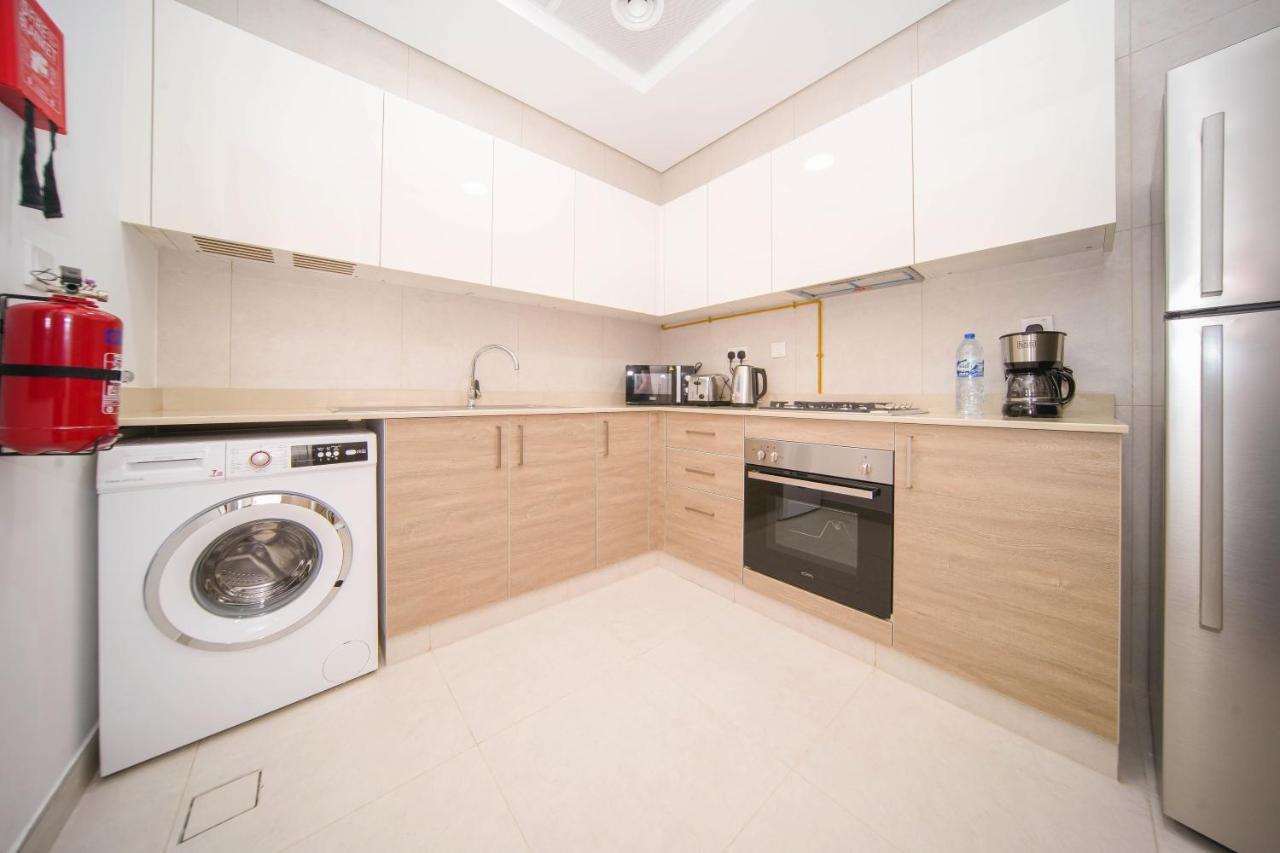 Modern 1br With Rooftop Pool The Bay Business Bay * Dubai