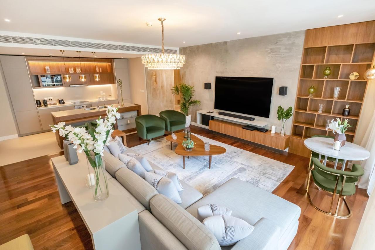 Apartment Fam Living - Walk - Luxe Interiors *
