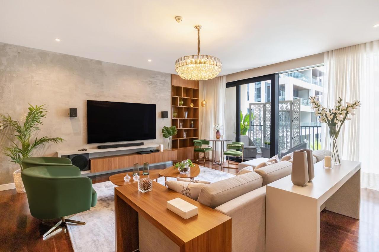 Fam Living - Walk - Luxe Interiors