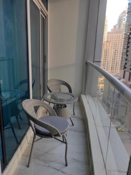 Deal!!! Brand New 1 Bed In The Heart Of Marina Apartment