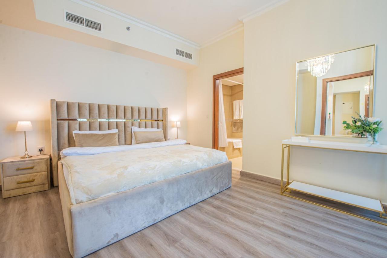 First Class 2br With Full Skyline & Sea View Apartment