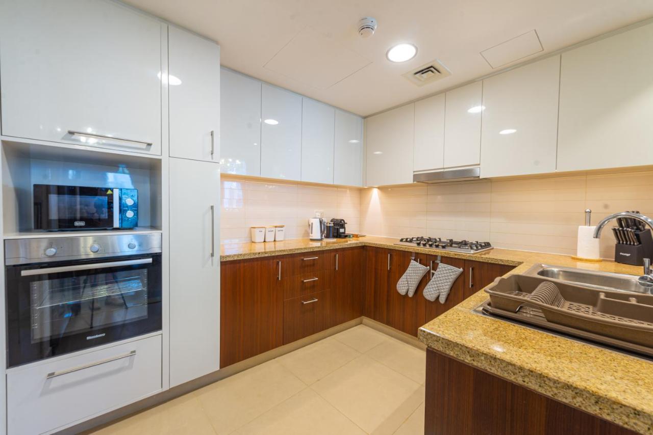 First Class 2br With Full Skyline & Sea View Apartment