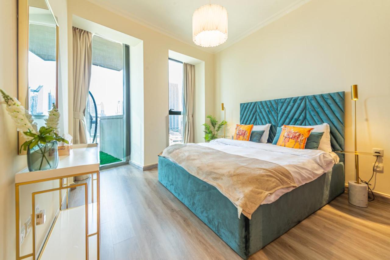 First Class 2br With Full Skyline & Sea View Apartment