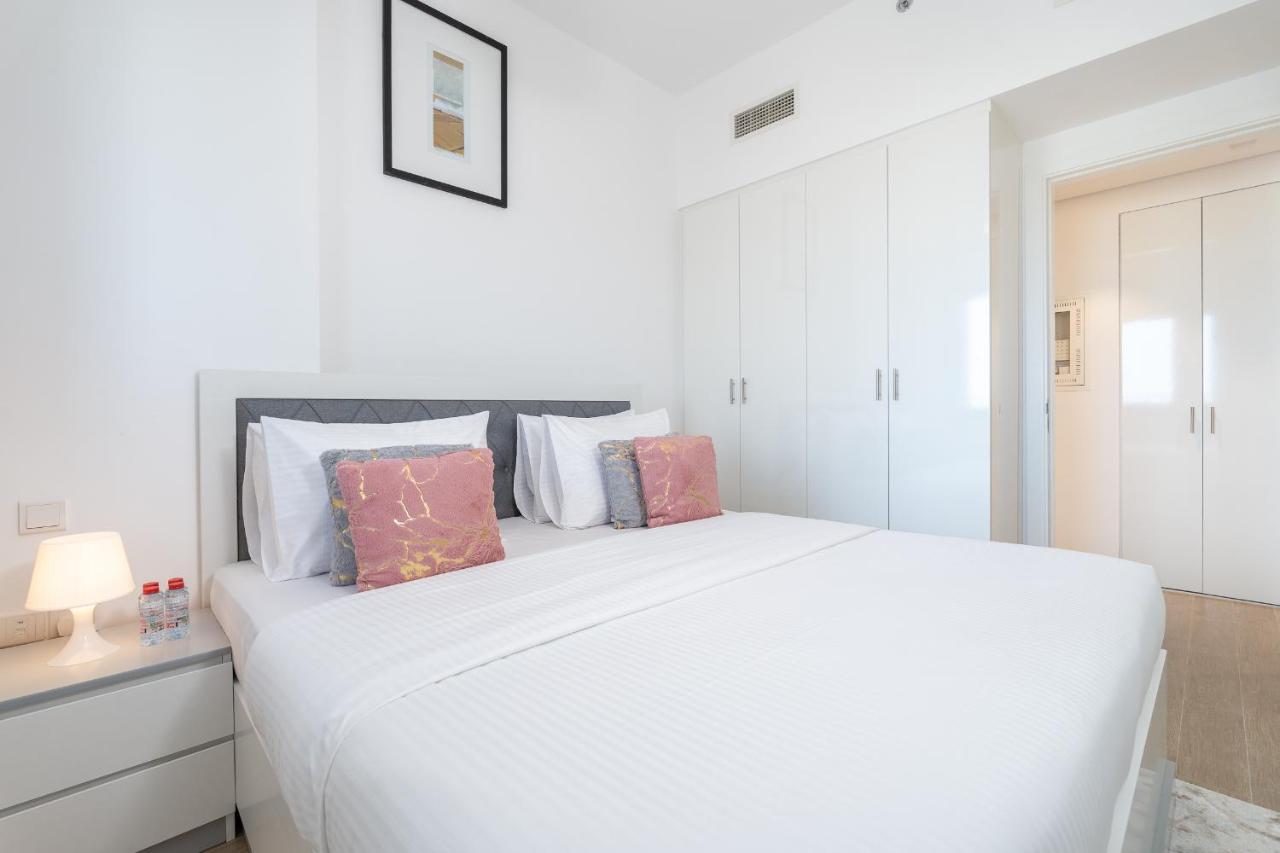 Trinity Homes - Luxury 2br With Modern Amenities, Near To Energy Metro Station Apartment Dubai