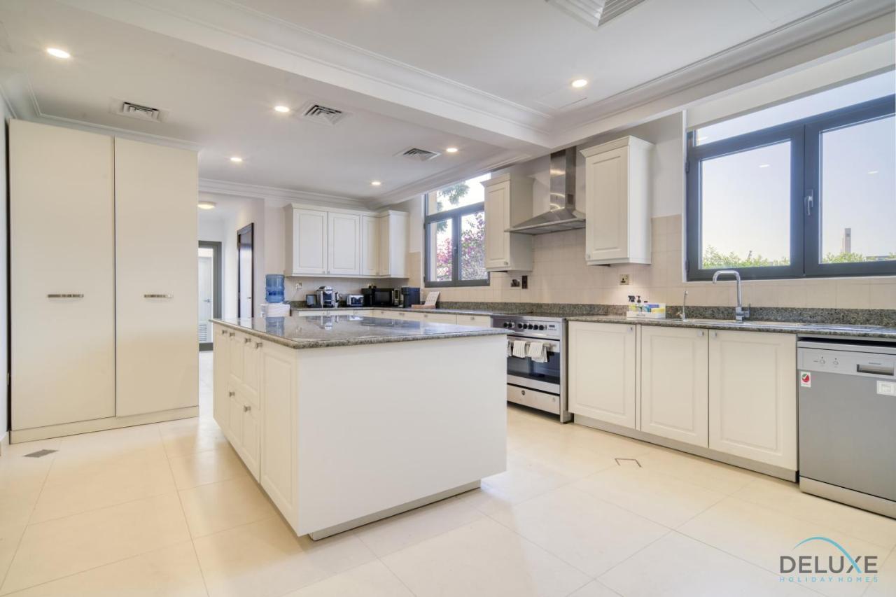 Signature Villa: 6br Luxury With Pool On Palm Jumeirah Villa