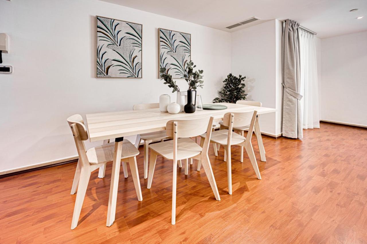 Cozy 2 Bd In Bahar Jbr 24 Floor Dubai