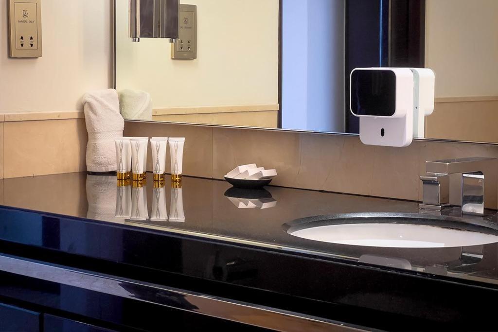 Address Marina - Luton * Dubai