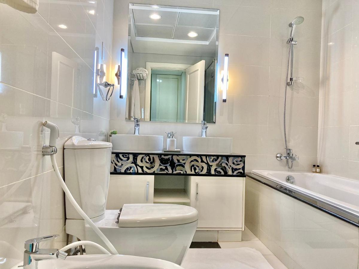 Superhost - High-rise Chic Apt With Incredible Skyline Views *