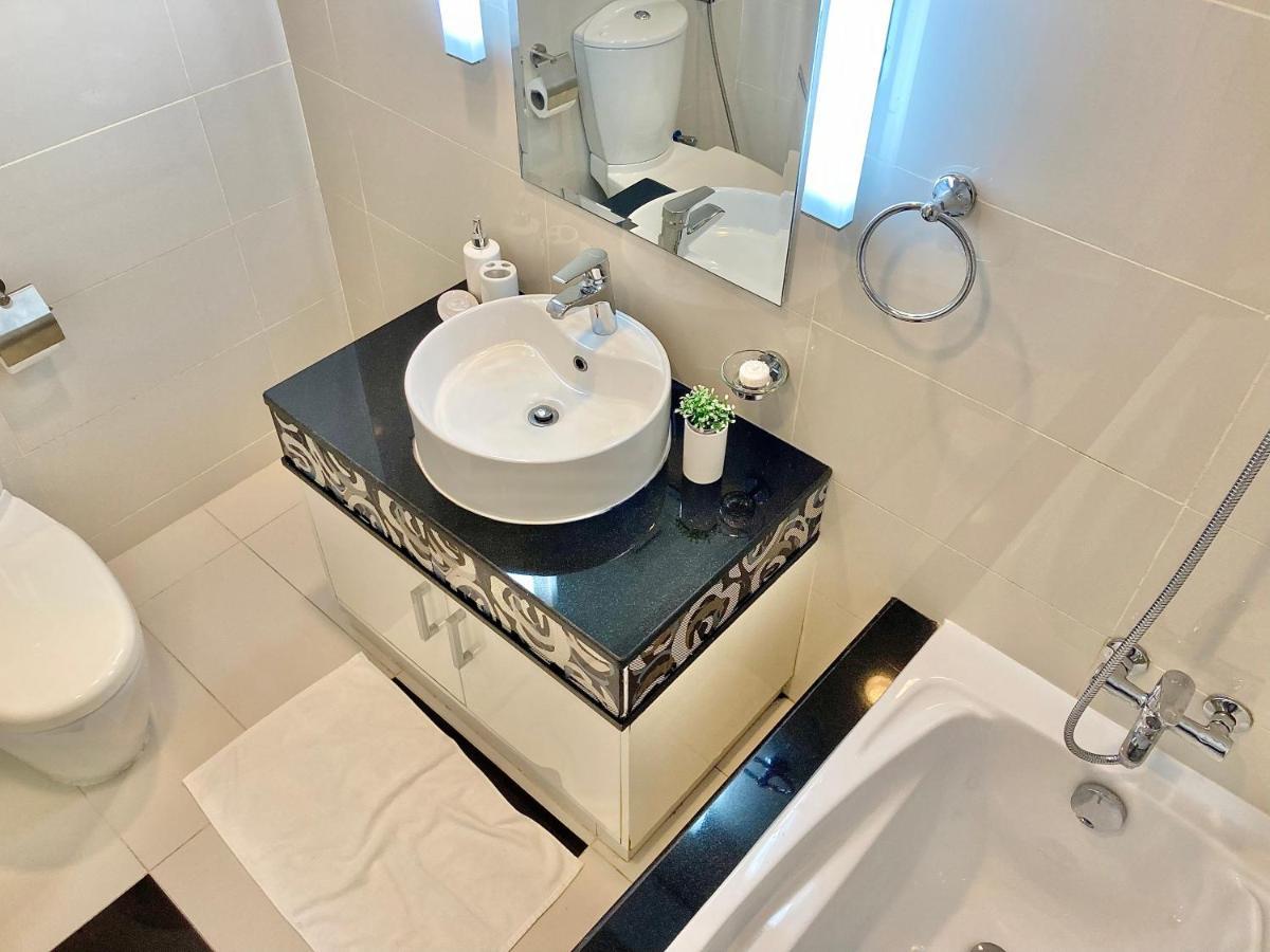 Superhost - High-rise Chic Apt With Incredible Skyline Views Apartment *