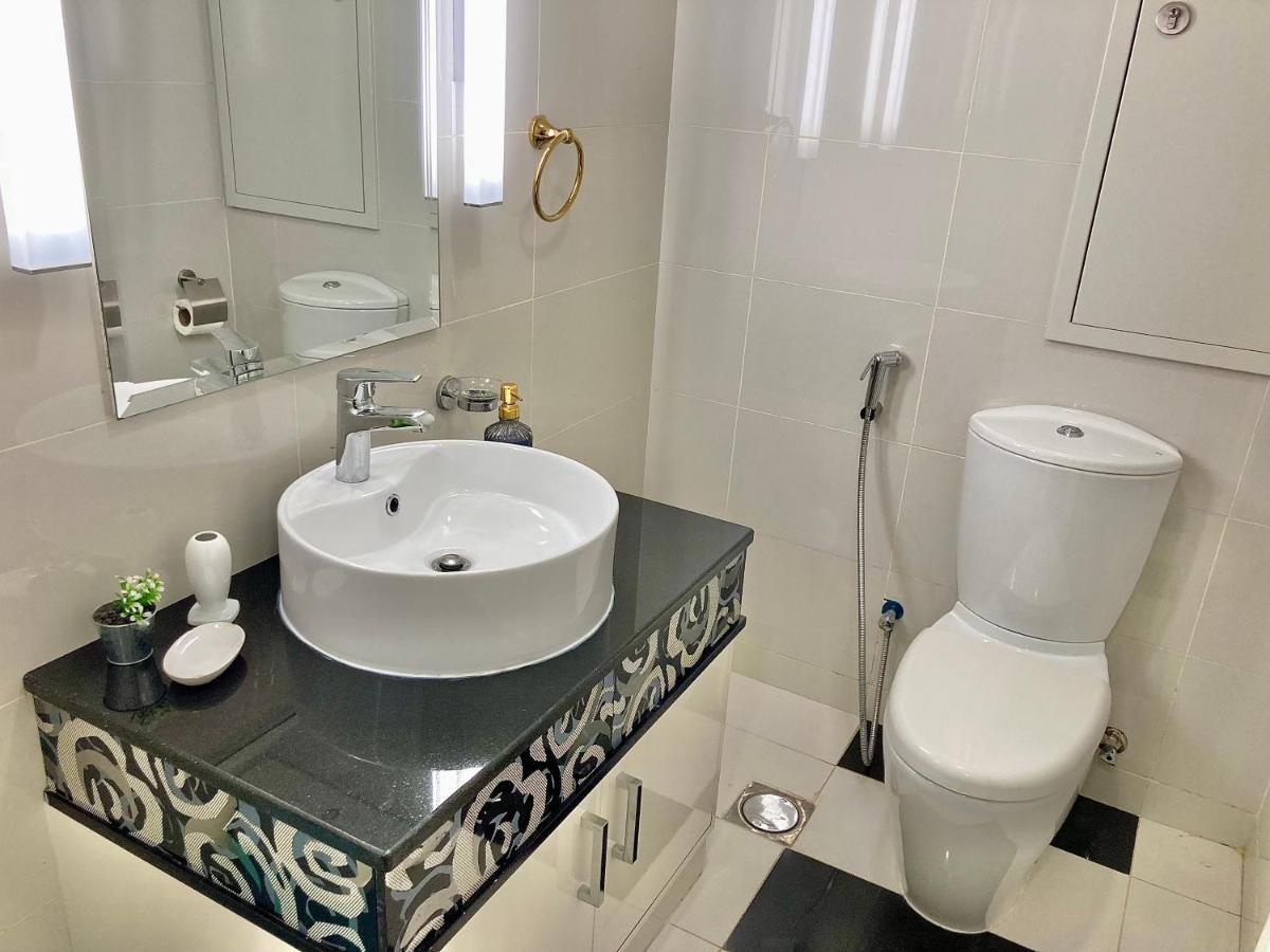 Superhost - High-rise Chic Apt With Incredible Skyline Views * Dubai