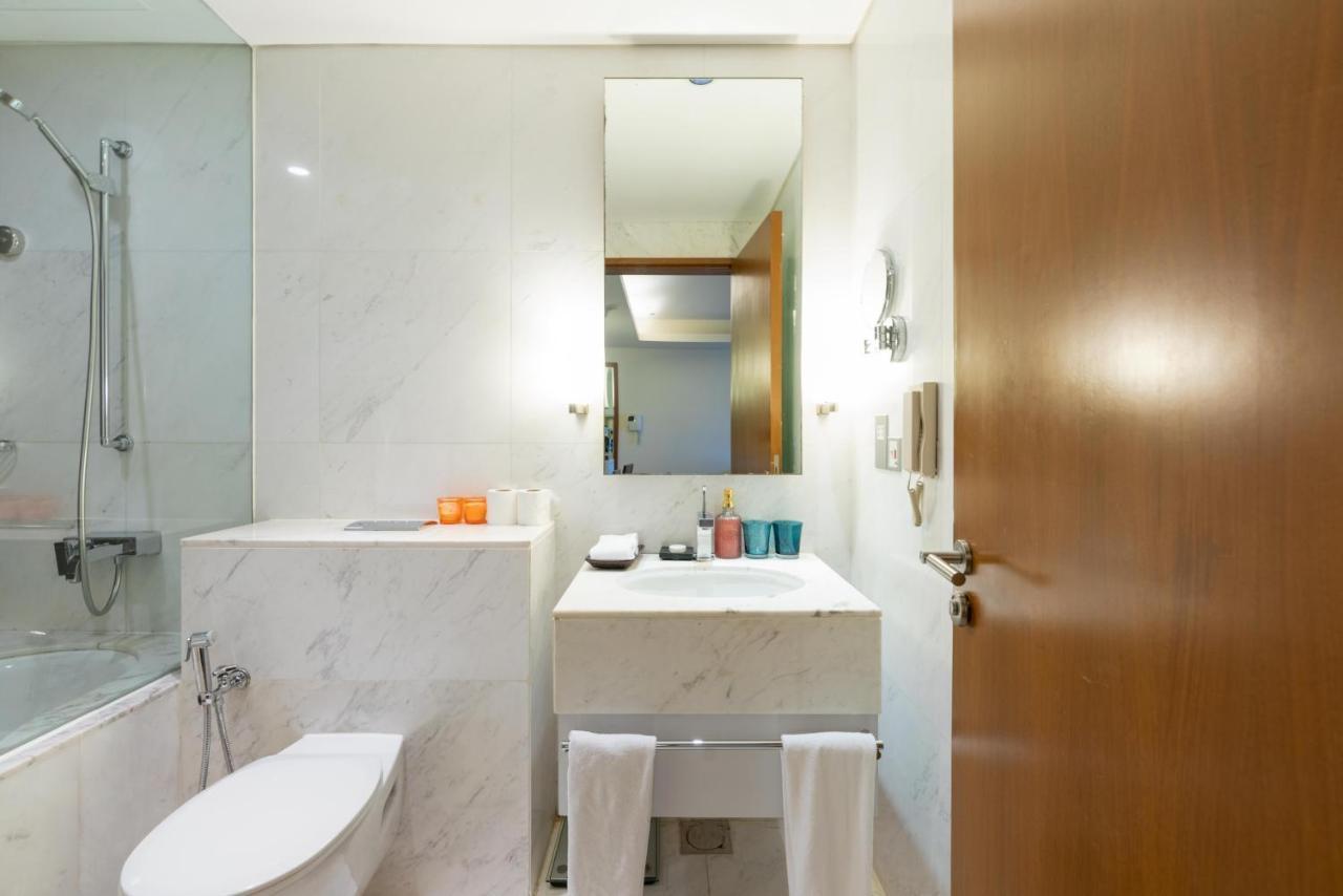 Superhost - Trendy Studio In The Heart Of Downtown - Address Mall Apartment