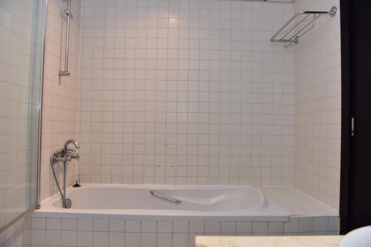 Marina 1 Bedroom Apt. Walking Distance Jbr. Apartment