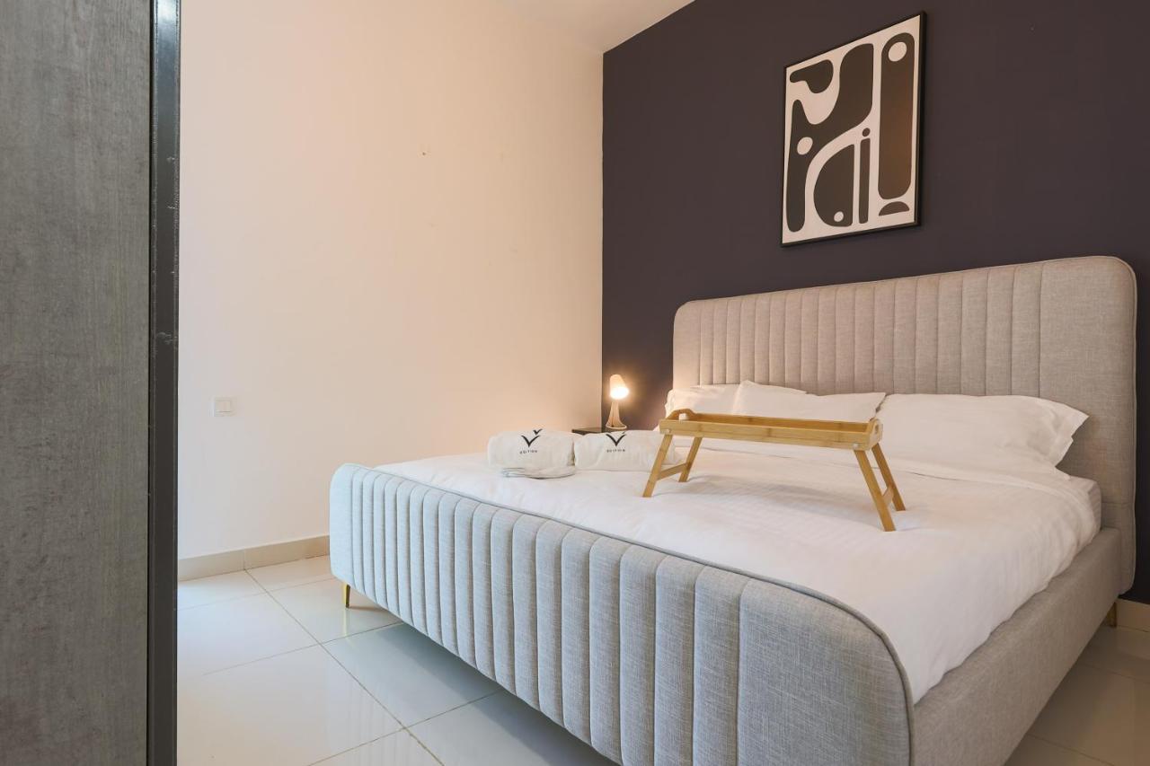 Spacious 1br With Full Marina View Dubai